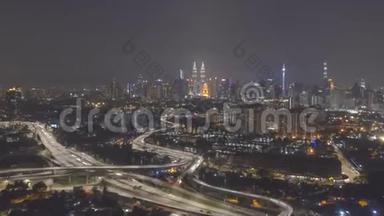 马来西亚<strong>吉隆坡</strong>市中心建筑物和地标中心的空中<strong>夜景</strong>。